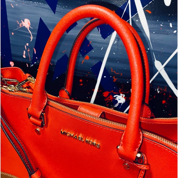 Michael Kors Set Satchel, Shoulder Bag, Handbag, Crossbody, or Purse and wallet - Picture 8 of 16